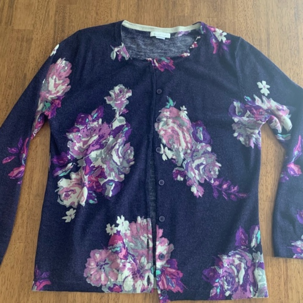 Garnet Hill Classic Merino Cardigan SZ M Purple Lilac Grey Floral
